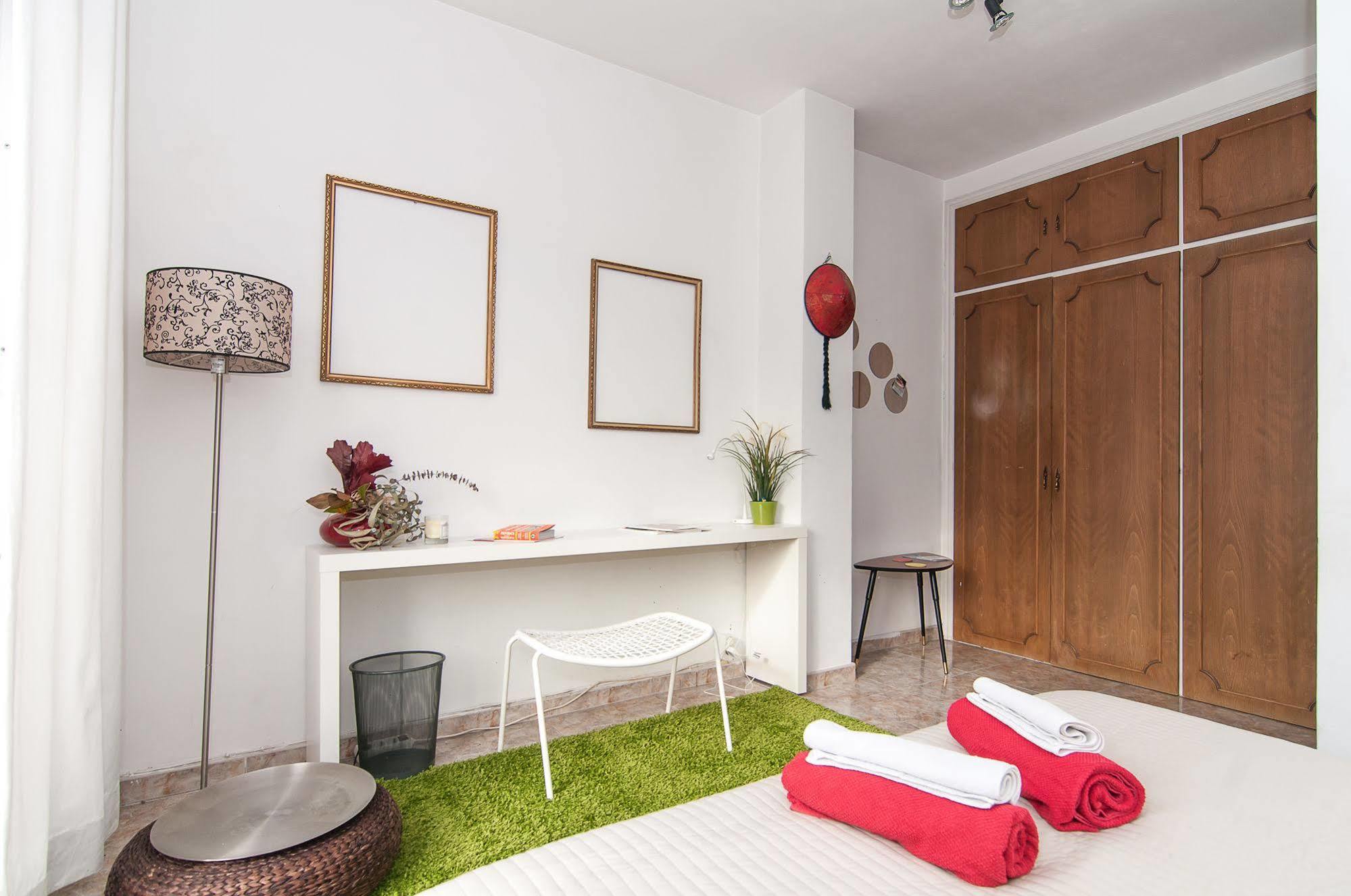 The Sky Dome Apartment Barcelona Bagian luar foto