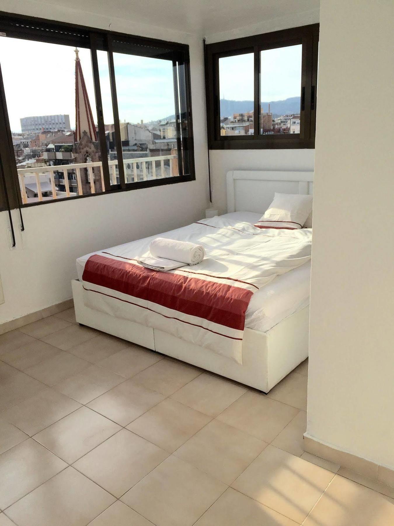 The Sky Dome Apartment Barcelona Bagian luar foto